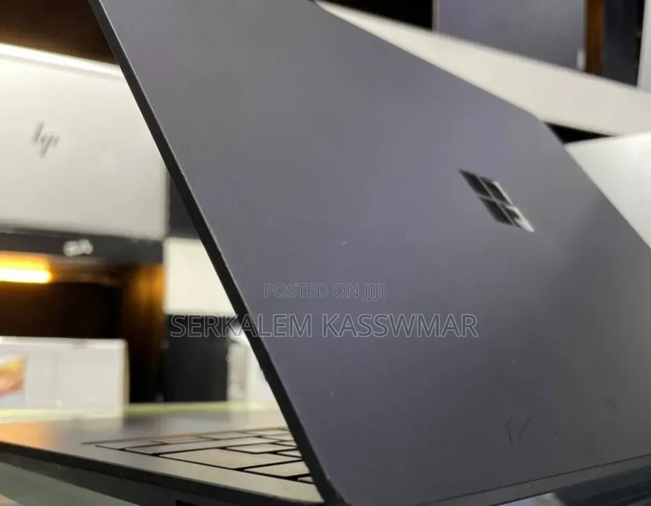 New Laptop Microsoft Surface 16GB Intel Core i7 SSD 512GB