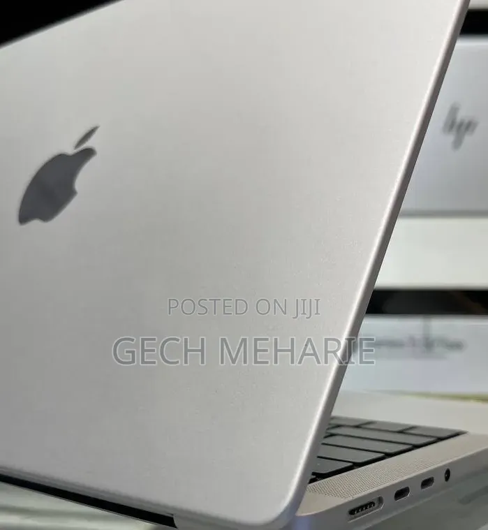 New Laptop Apple MacBook Pro 2023 M3 14-inch 8GB Apple M3 Pro SSD 512GB