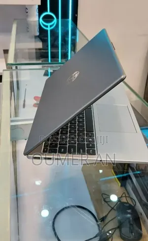 New Laptop HP 250 G10 16GB Intel Core i5 SSD 512GB