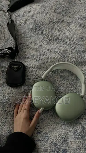 P9 Headset