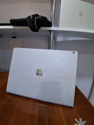 New Laptop Microsoft Surface Book 2 16GB Intel Core i7 SSD 512GB