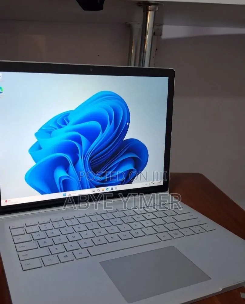 New Laptop Microsoft Surface Book 2 16GB Intel Core i7 SSD 512GB