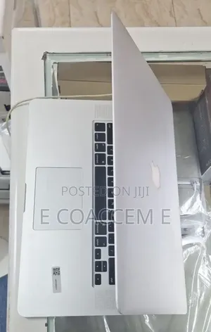 New Laptop Apple MacBook 16GB Intel Core i7 SSD 256GB