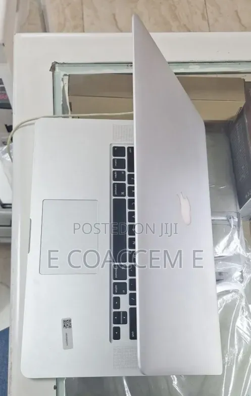New Laptop Apple MacBook 16GB Intel Core i7 SSD 256GB