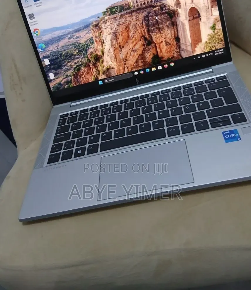 New Laptop HP EliteBook 830 G8 16GB Intel Core i5 SSD 512GB