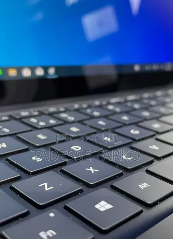 New Laptop Microsoft Surface 16GB Intel Core i7 SSD 512GB