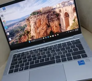 New Laptop HP EliteBook 830 G8 16GB Intel Core i5 SSD 512GB