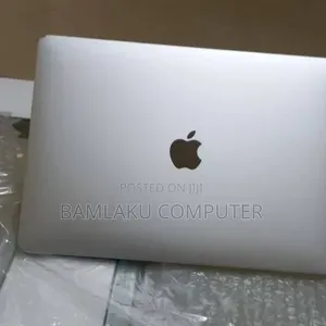 New Laptop Apple MacBook Pro 2017 8GB Intel Core i5 SSD 256GB