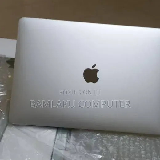 New Laptop Apple MacBook Pro 2017 8GB Intel Core i5 SSD 256GB