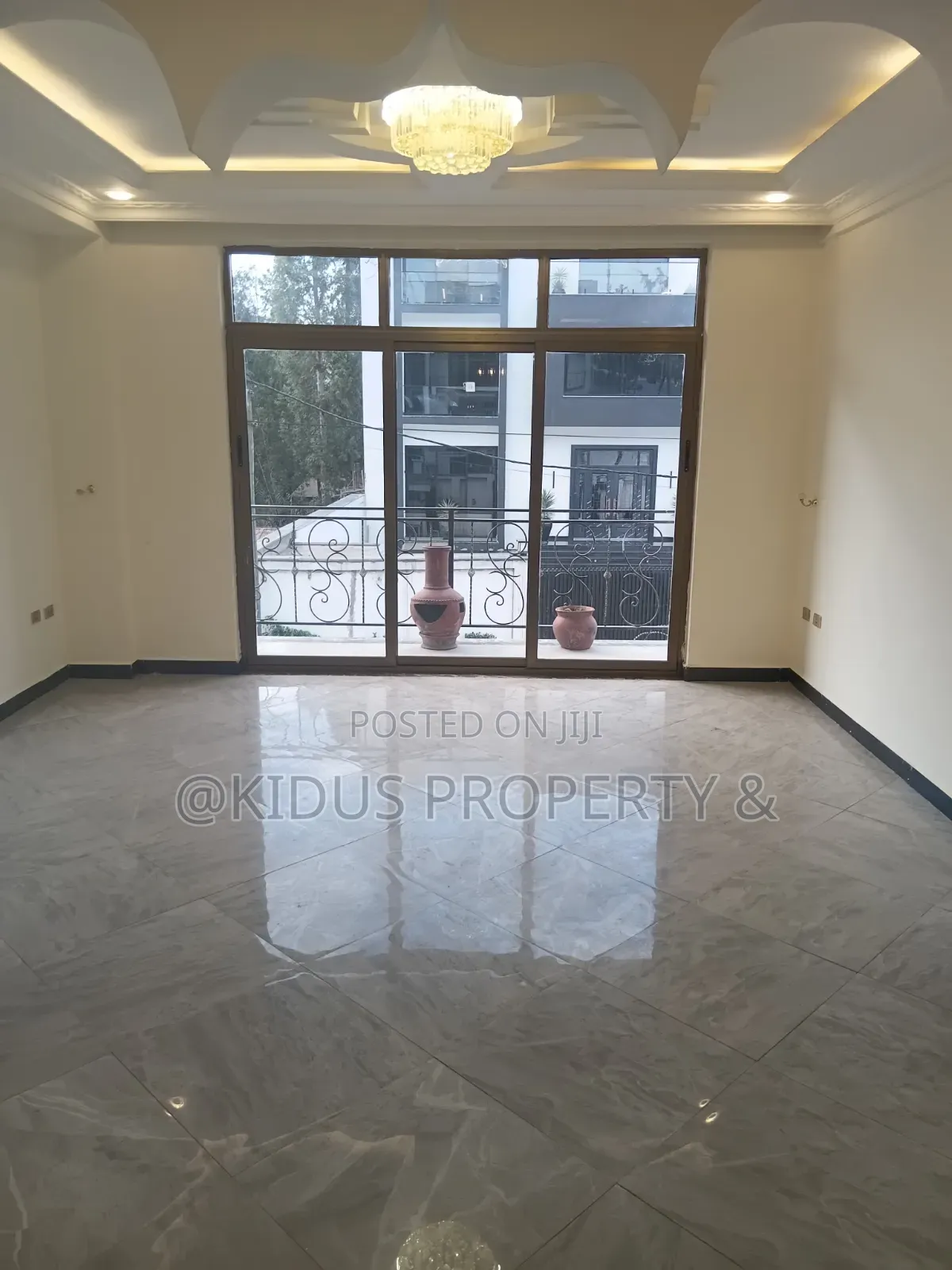 6bdrm Townhouse / Terrace in Carle Square, Nifas Silk-Lafto for rent