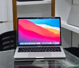 New Laptop Apple MacBook Pro 2019 16GB Intel Core i7 SSD 256GB