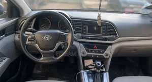 Hyundai Elantra 2017