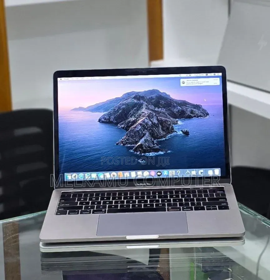 New Laptop Apple MacBook Pro 2019 16GB Intel Core i5 SSD 256GB