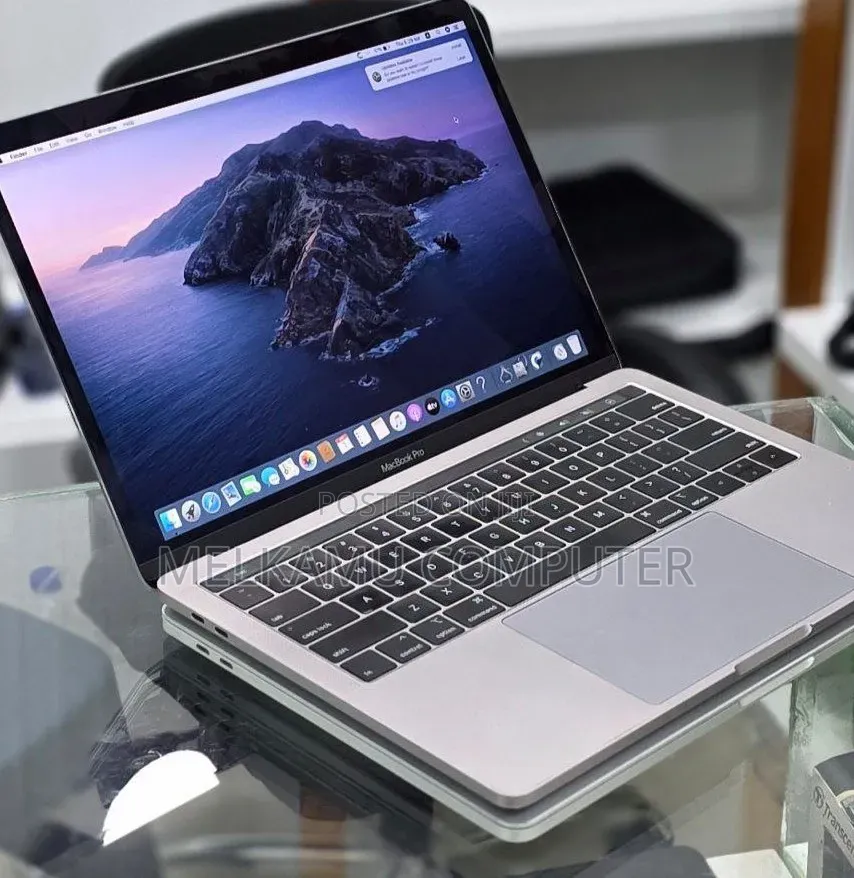 New Laptop Apple MacBook Pro 2019 16GB Intel Core i5 SSD 256GB