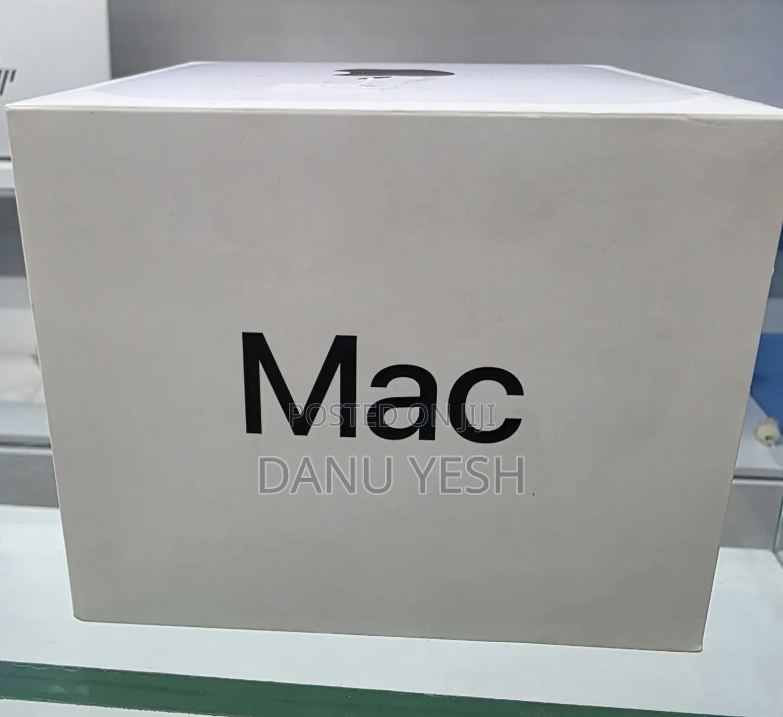 New Laptop Apple MacBook 16GB Apple M4 SSD 256GB