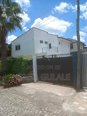 Furnished 7bdrm Farm House in Yeka for sale