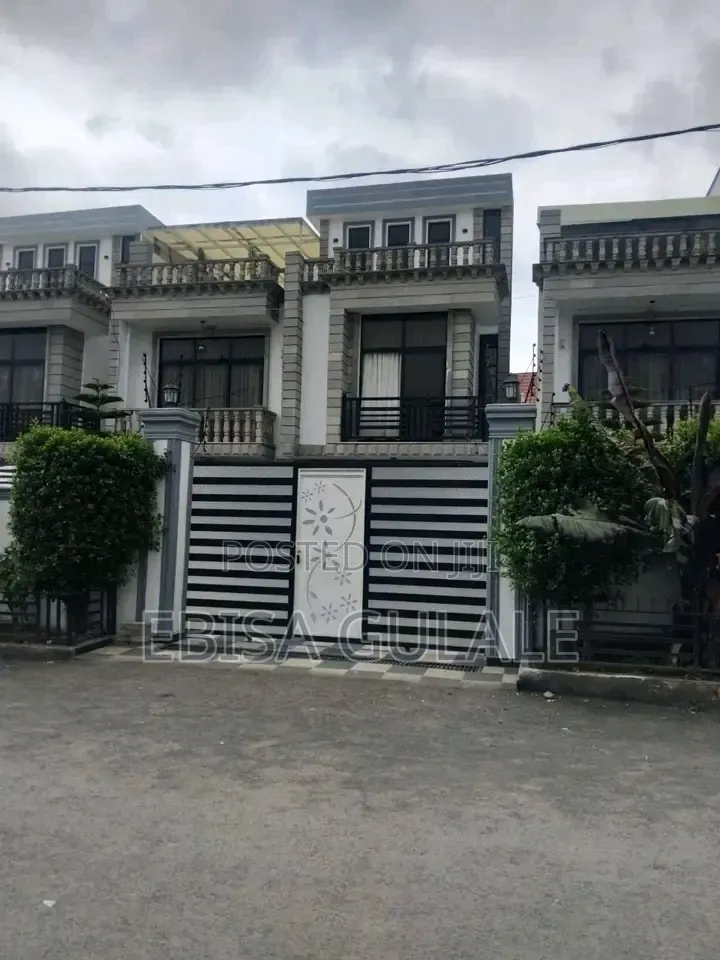 Furnished 6bdrm Farm House in Yeka for sale