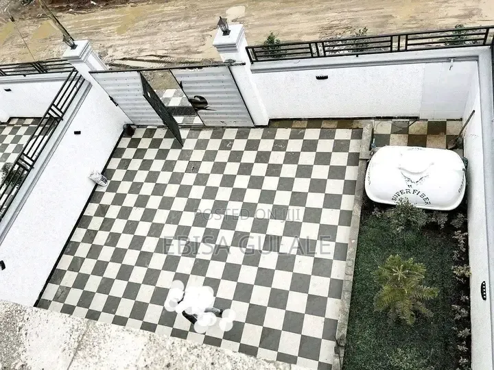 Furnished 6bdrm Farm House in Yeka for sale