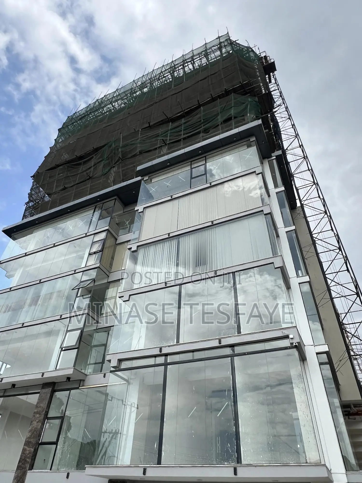 3bdrm Apartment in Mon, Kolfe Keranio for sale