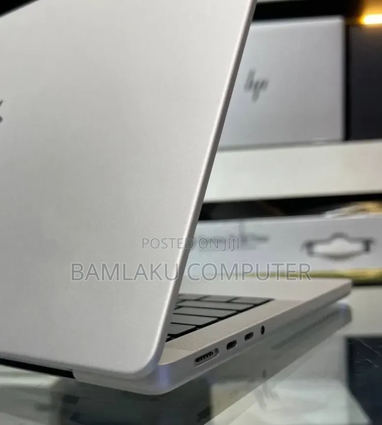 New Apple MacBook Pro 2023 M3 Pro 14-inch 8GB Apple M3 Pro SSD 512GB