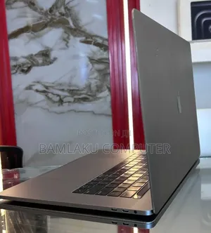 New Laptop Apple MacBook Pro 2018 16GB Intel Core i7 SSD 512GB