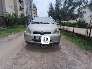 Toyota Vitz 2001 Silver