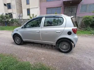 Toyota Vitz 2001 Silver