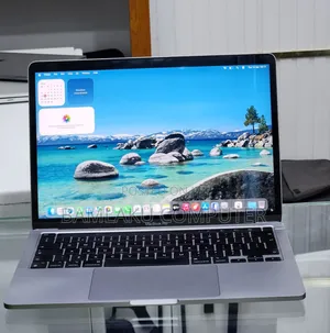 New Laptop Apple MacBook Pro M1 8GB Apple M1 Pro SSD 256GB