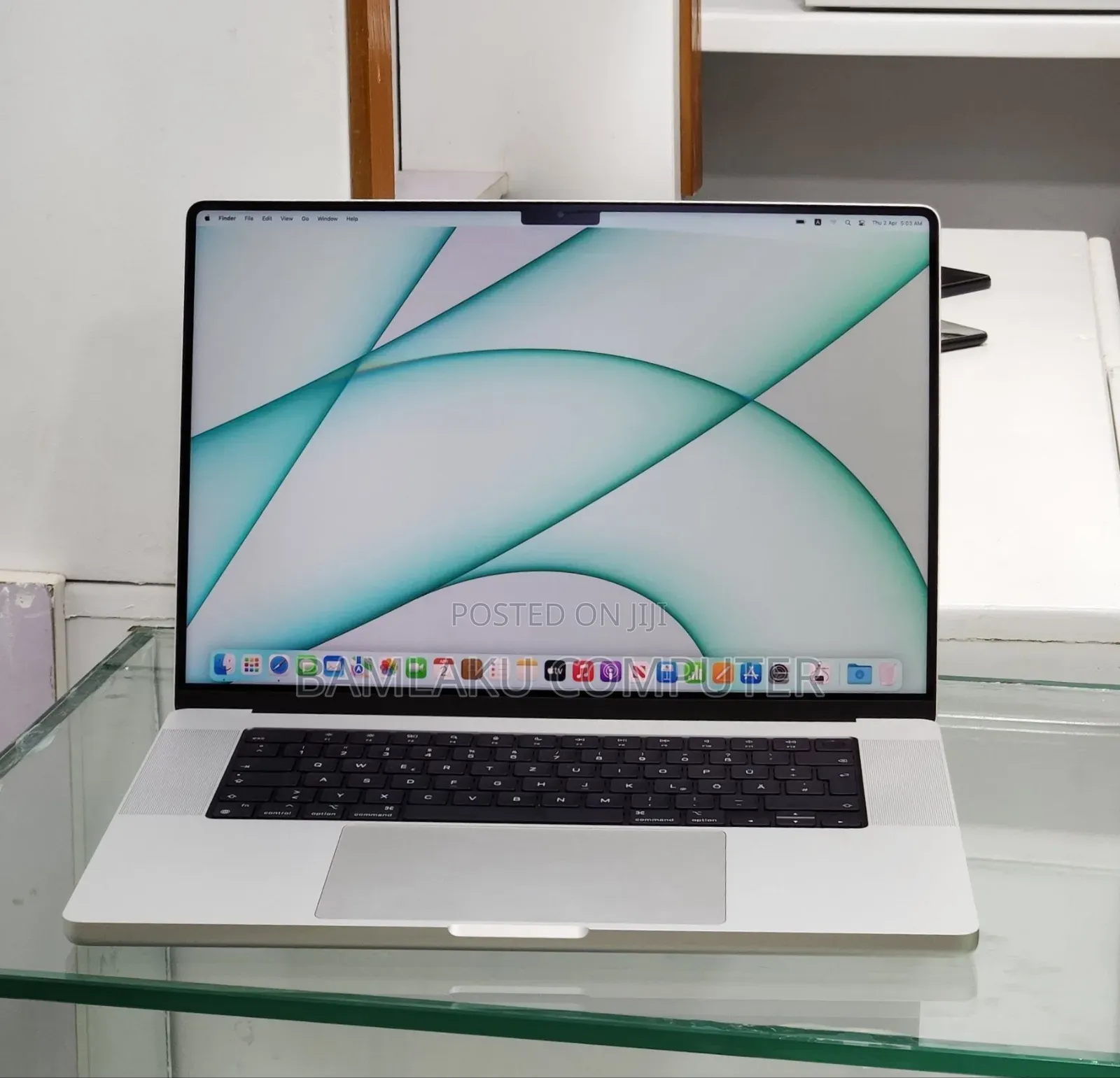 New Laptop Apple MacBook Pro M1 16GB Apple M1 Pro SSD 512GB