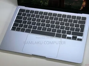 New Laptop Apple MacBook Air 2025 M4 13-inch 16GB Apple M4 SSD 256GB