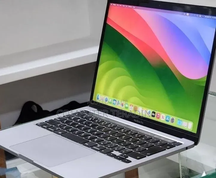 New Laptop Apple MacBook Pro M1 8GB Intel Core i5 SSD 512GB