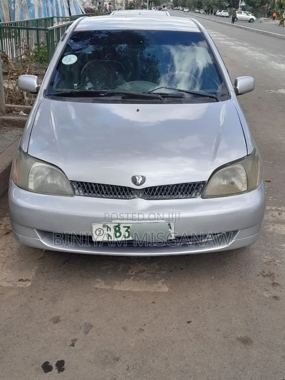 Toyota Platz 2001 Silver