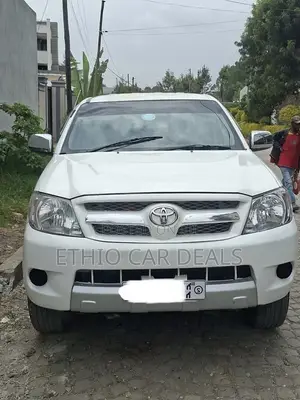 Toyota Hilux 2006 White