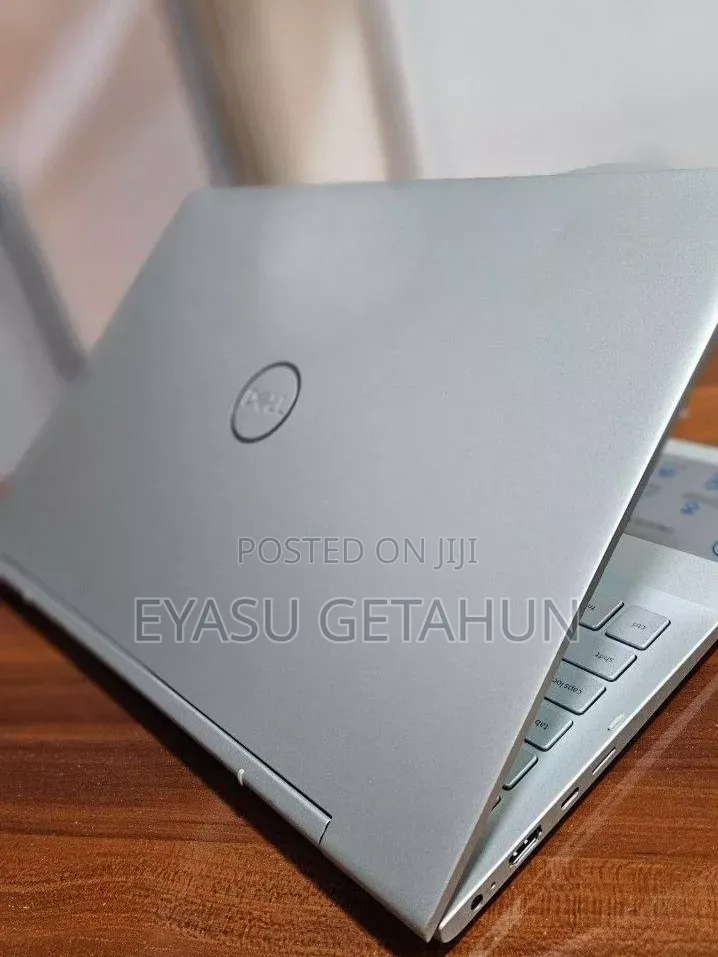 New Laptop Dell Inspiron 15 8GB Intel Core i5 SSD 256GB
