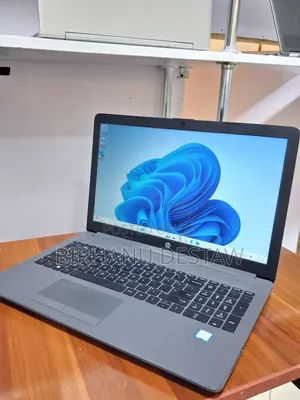 New Laptop HP 250 G7 8GB Intel Core i7 SSD 256GB