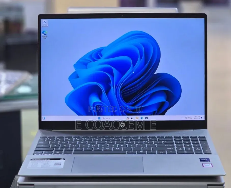 New Laptop HP 8GB Intel Core Ultra 5 SSD 512GB