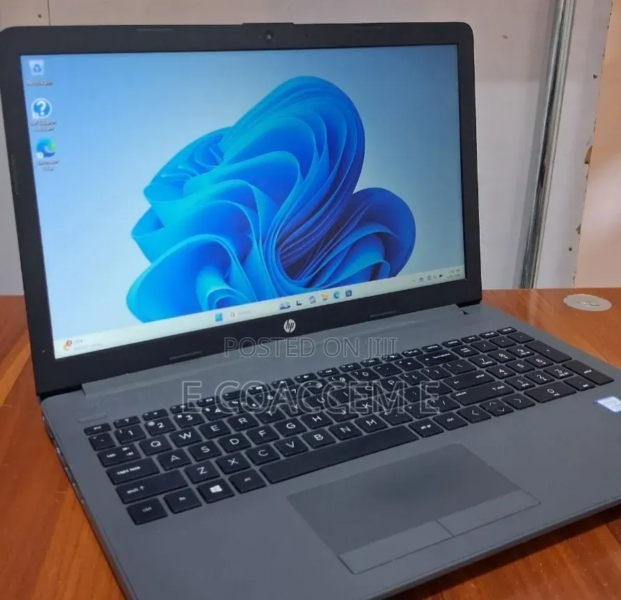 New Laptop HP 8GB Intel Core i7 SSD 256GB