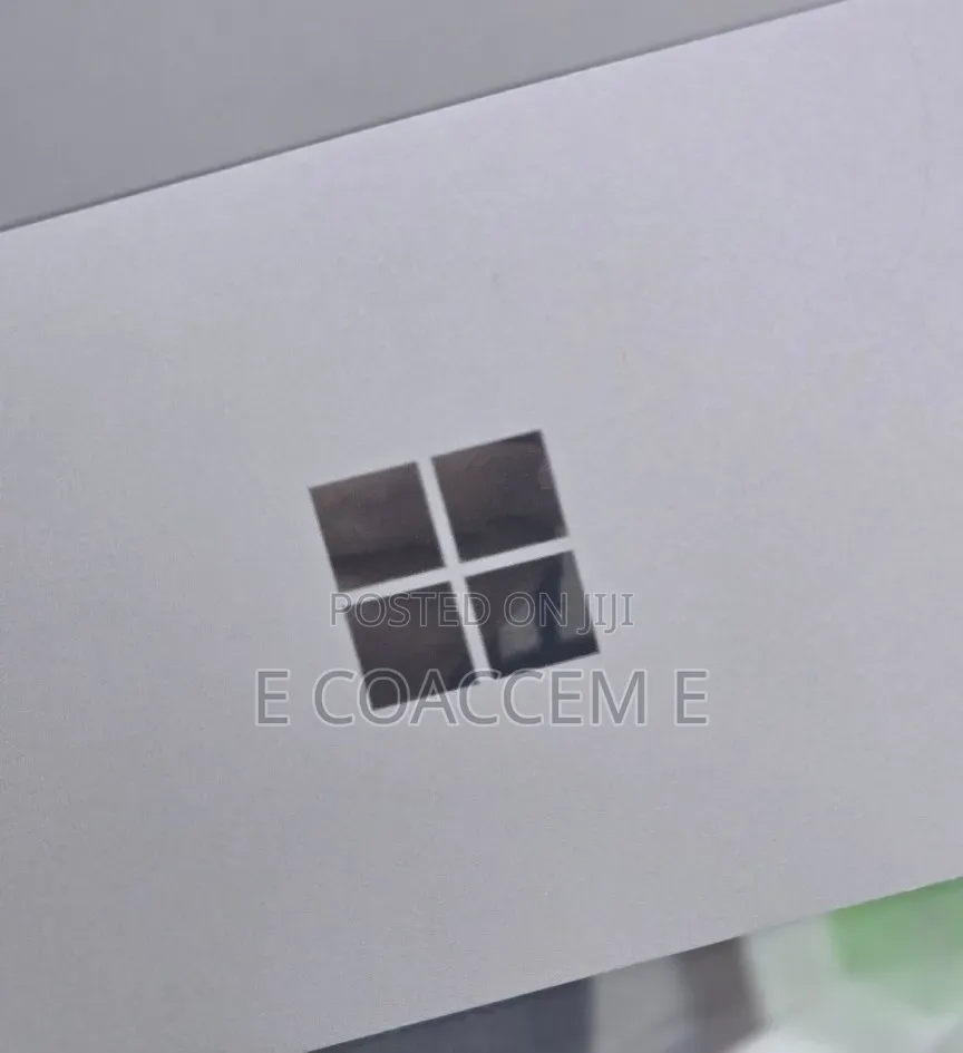New Laptop Microsoft Surface 8GB Intel Core i7 SSD 256GB