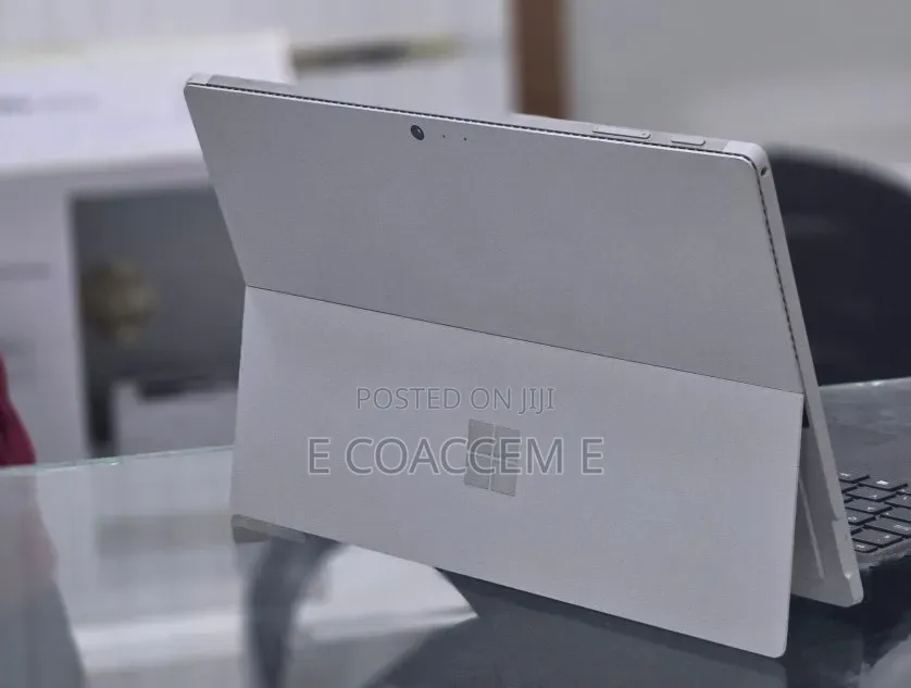 New Laptop Microsoft Surface 8GB Intel Core i7 SSD 256GB