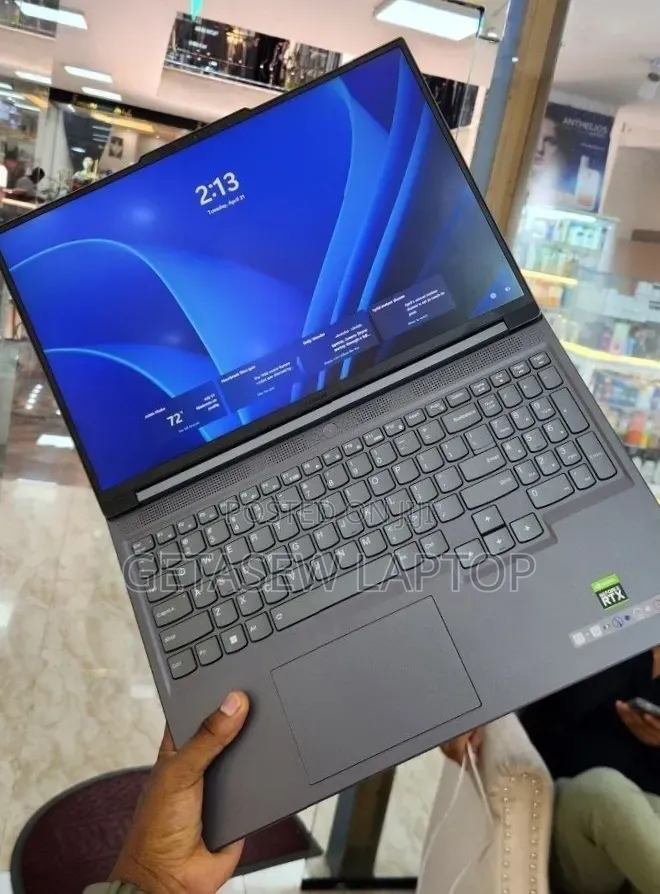 New Laptop Lenovo Legion 5 16GB AMD Ryzen 7 SSD 1T