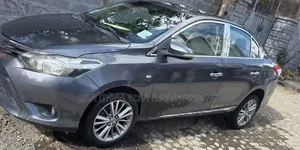 Toyota Yaris 2016 Gray