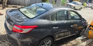 Toyota Yaris 2016 Gray