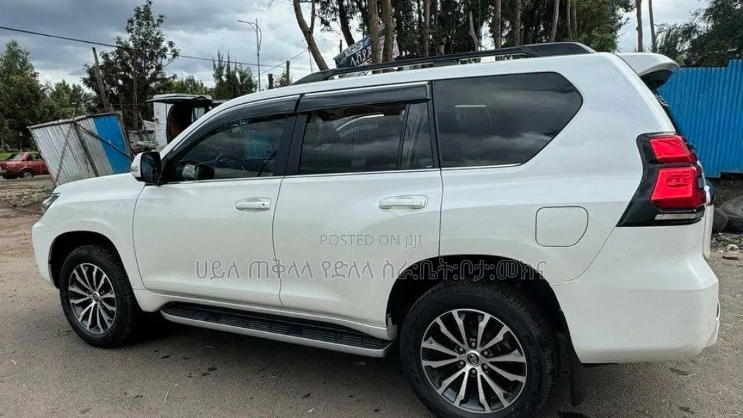 Toyota Land Cruiser Prado 2022 Ivory