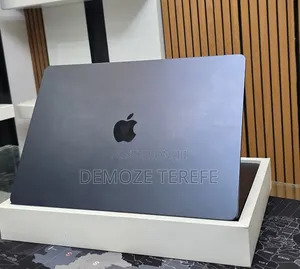 New Apple MacBook Air 2025 M4 15-inch 16GB Apple M4 Pro SSD 256GB