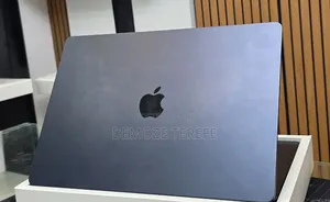 New Apple MacBook Air 2025 M4 15-inch 16GB Apple M4 Pro SSD 256GB