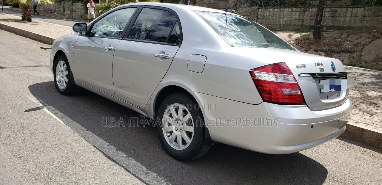 Geely Emgrand EC7 2017 Gold