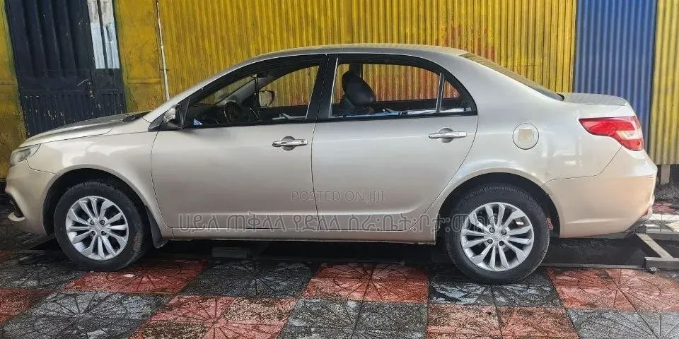 Geely Emgrand EC7 2017 Gold