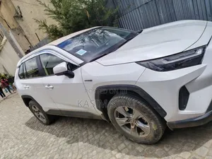 Toyota RAV4 TRD Off Road AWD 2023 White
