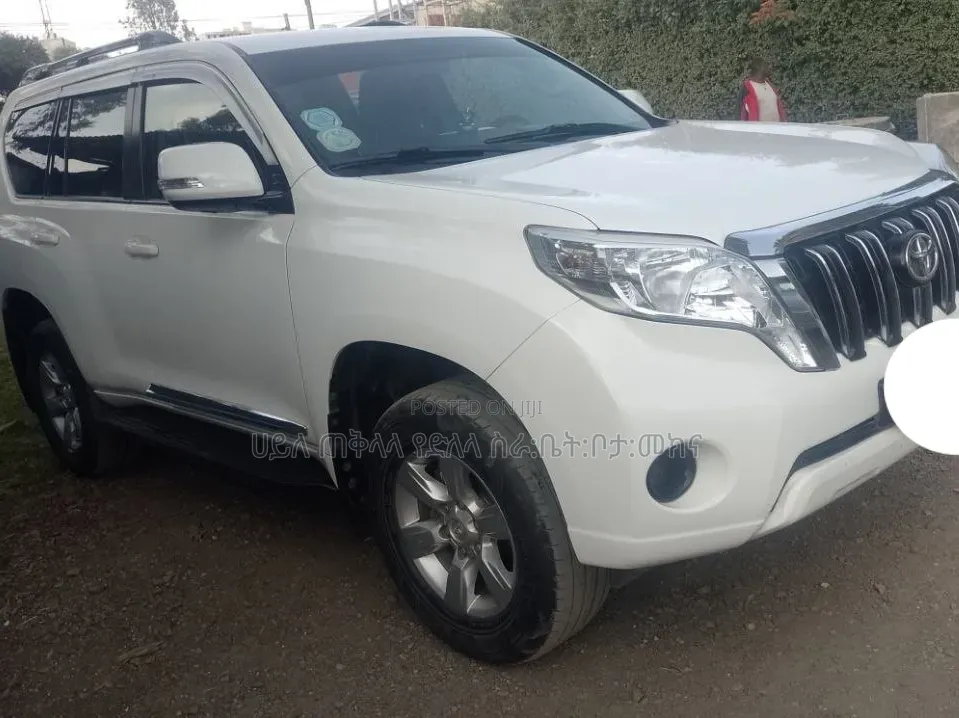Toyota Land Cruiser Prado 2016 Off white