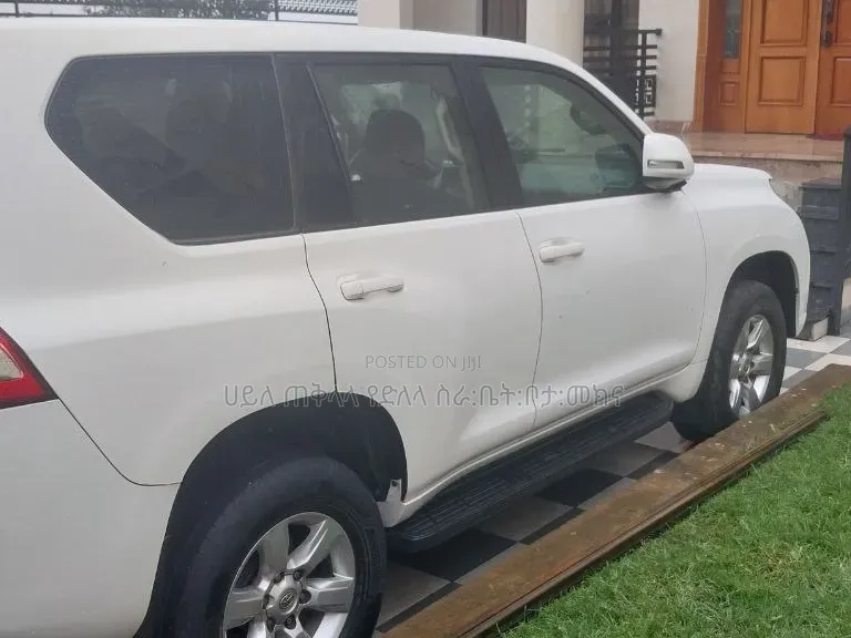 Toyota Land Cruiser Prado 2016 Off white